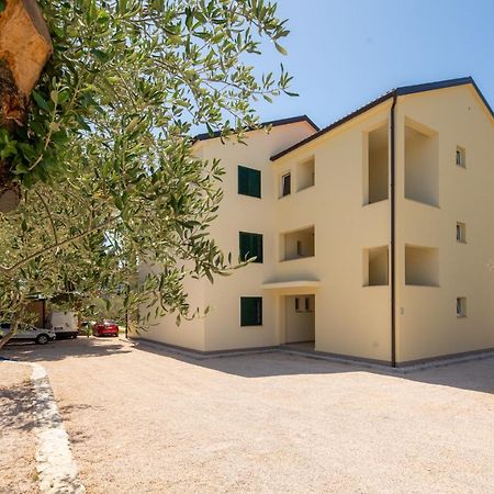 Apartmani Mara Pakoštane Εξωτερικό φωτογραφία