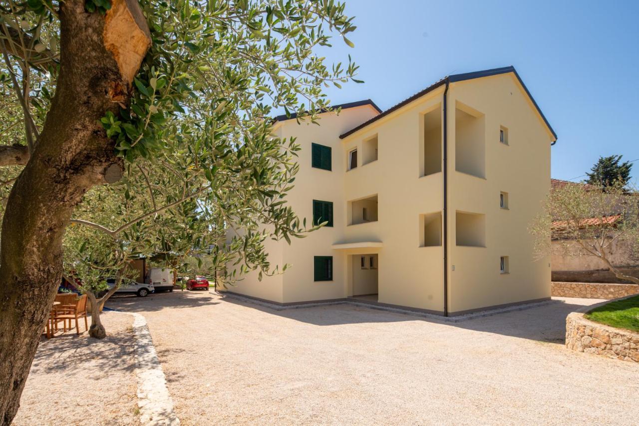 Apartmani Mara Pakoštane Εξωτερικό φωτογραφία