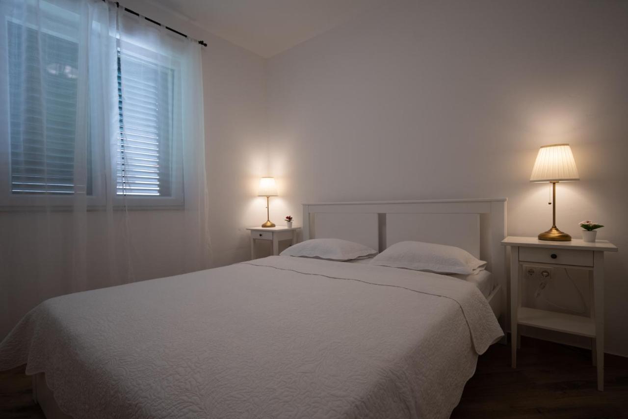 Apartmani Mara Pakoštane Εξωτερικό φωτογραφία