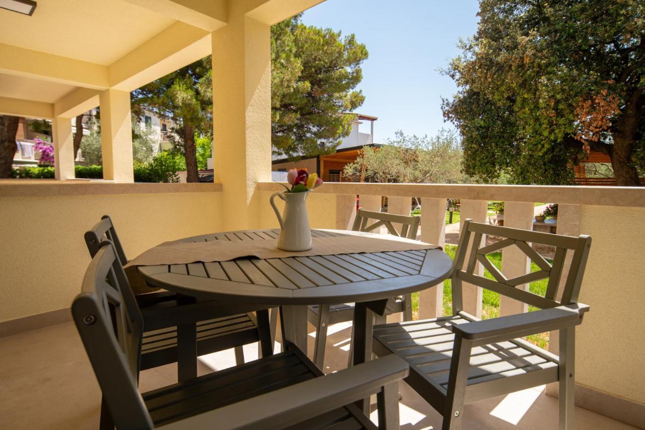 Apartmani Mara Pakoštane Εξωτερικό φωτογραφία