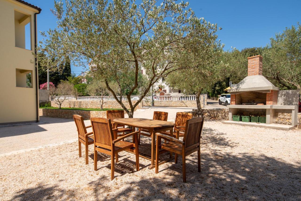 Apartmani Mara Pakoštane Εξωτερικό φωτογραφία