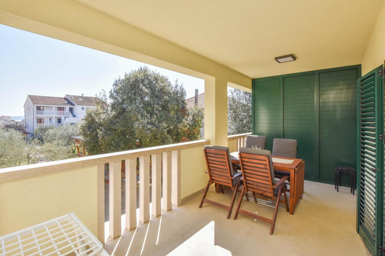 Apartmani Mara Pakoštane Εξωτερικό φωτογραφία