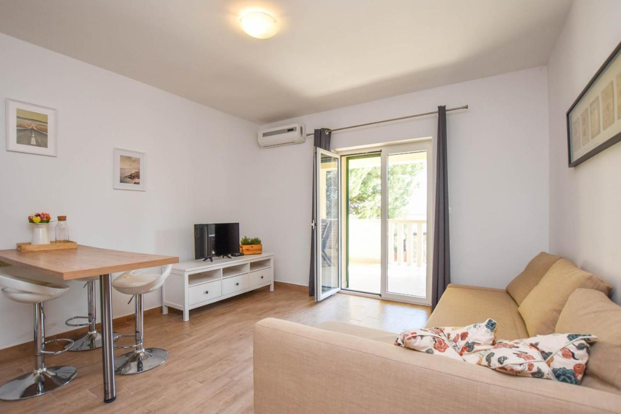Apartmani Mara Pakoštane Εξωτερικό φωτογραφία